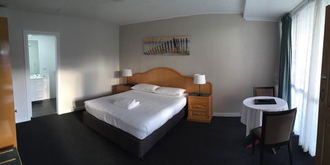 Hilton Beachfront Motel - C Tourism 27