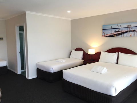 Hilton Beachfront Motel - C Tourism 20