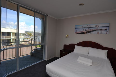 Hilton Beachfront Motel - C Tourism 34
