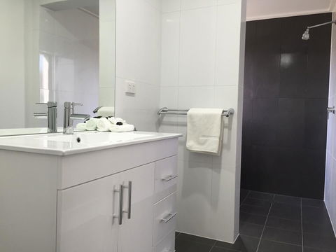 Hilton Beachfront Motel - C Tourism 37