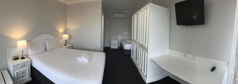 Hilton Beachfront Motel - C Tourism 39