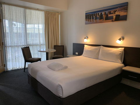 Hilton Beachfront Motel - C Tourism 1