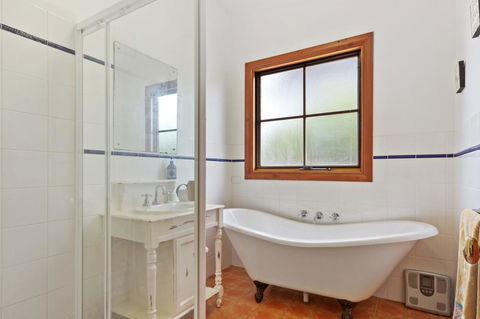 The Log Cabin - 47 Jetty Road - C Tourism 3