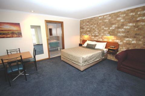 Clare Central - C Tourism 22