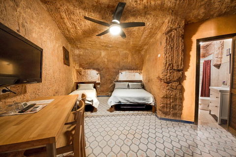 The Underground Motel - C Tourism 9