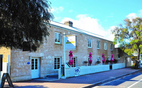 Caledonian Inn - C Tourism 1