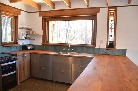 Of Stone & Wood Guesthouse - C Tourism 10