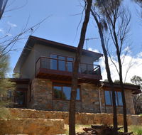 Of Stone and Wood Guesthouse - C Tourism