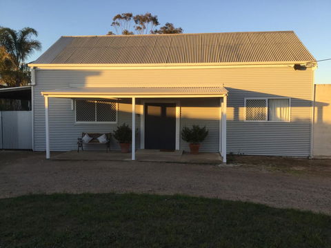 35 Trevena Road - C Tourism 9