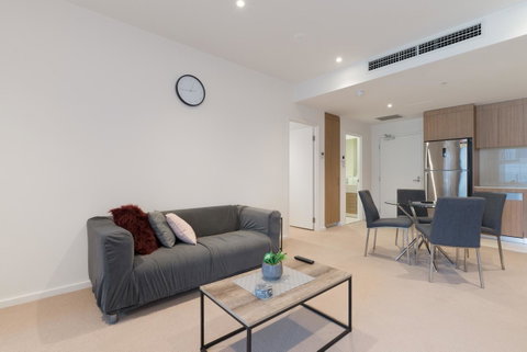 Ther-Rich 2Brm CBD Apartment - C Tourism 32