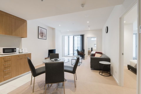 Ther-Rich 2Brm CBD Apartment - C Tourism 18