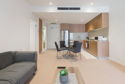 Ther-Rich 2Brm CBD Apartment - C Tourism 22