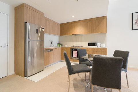 Ther-Rich 2Brm CBD Apartment - C Tourism 23