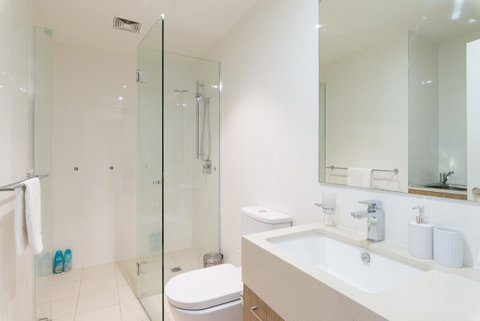 Ther-Rich 2Brm CBD Apartment - C Tourism 31