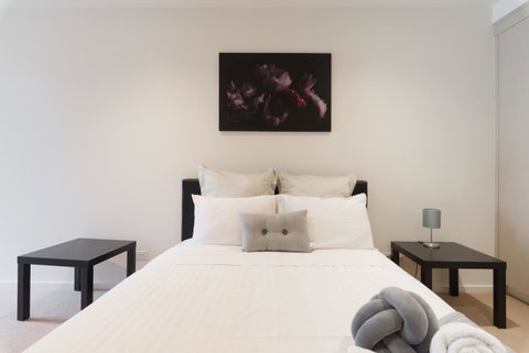 Ther-Rich 2Brm CBD Apartment - C Tourism 7