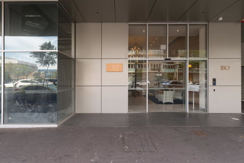 Ther-Rich 2Brm CBD Apartment - C Tourism 11