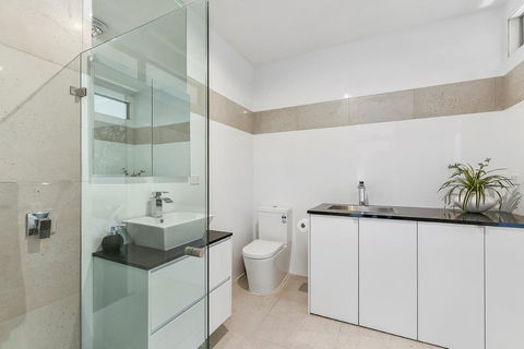 KENNEDY EXECUTIVE TOWNHOUSE - C Tourism 5