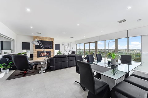KENNEDY EXECUTIVE TOWNHOUSE - C Tourism 3