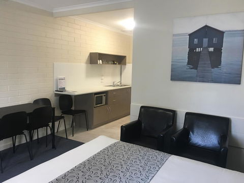 Victor Harbor City Inn - C Tourism 12