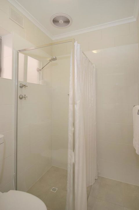 Victor Harbor City Inn - C Tourism 25
