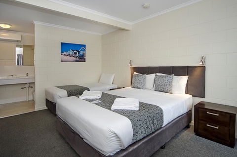 Victor Harbor City Inn - C Tourism 18