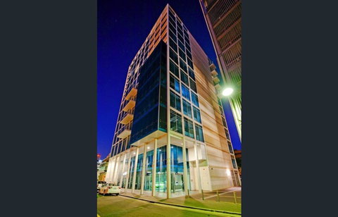 Stylish And Comfortable, Views Over Gouger St! - C Tourism 21