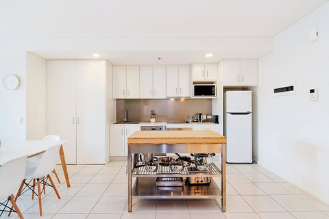 Stylish And Comfortable, Views Over Gouger St! - C Tourism 8