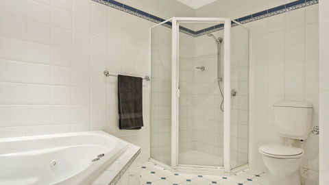 Salt Waterfront Apartment - C Tourism 7