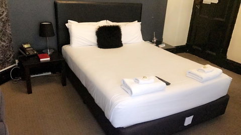 Ambassadors Hotel - C Tourism 39