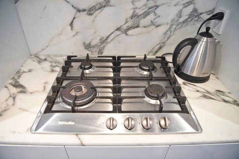 Luxury City Apt With Pool, Gym, Spa, Netflix - C Tourism 4