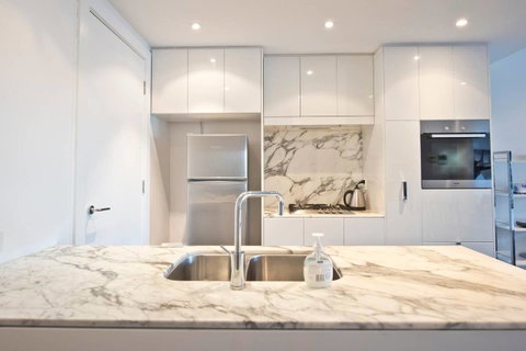 Luxury City Apt With Pool, Gym, Spa, Netflix - C Tourism 18