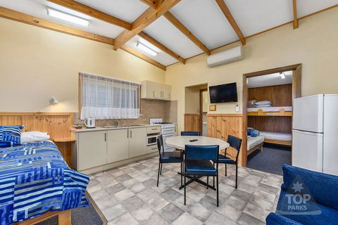Millicent Hillview Caravan Park - C Tourism 16