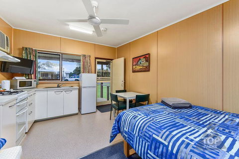 Millicent Hillview Caravan Park - C Tourism 13
