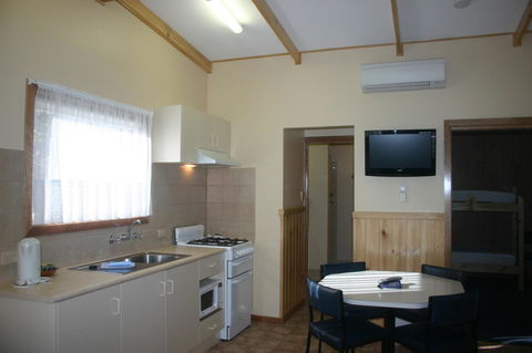 Millicent Hillview Caravan Park - C Tourism 35
