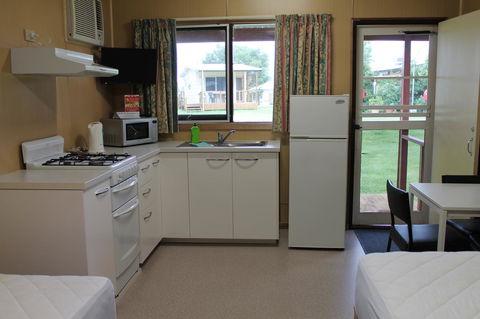 Millicent Hillview Caravan Park - C Tourism 36