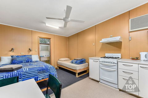 Millicent Hillview Caravan Park - C Tourism 11