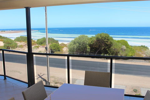 The Lighthouse - Beachfront Accommodation - C Tourism 9
