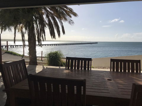 Beachside & Jetty View Apartment 6 - Captain\'s Apt - C Tourism 0