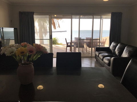Beachside & Jetty View Apartment 6 - Captain\'s Apt - C Tourism 31