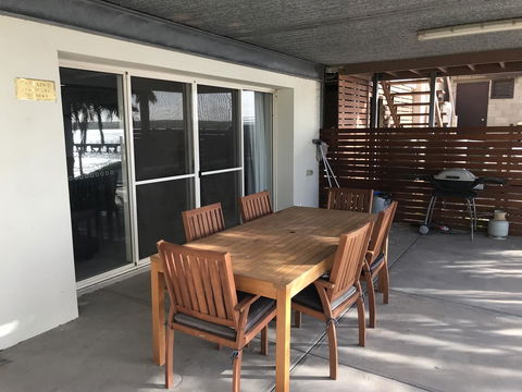 Beachside & Jetty View Apartment 6 - Captain\'s Apt - C Tourism 38