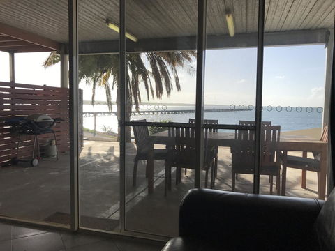 Beachside & Jetty View Apartment 6 - Captain\'s Apt - C Tourism 36