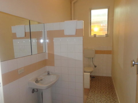 Adelaide Backpackers And Travellers Inn - C Tourism 44