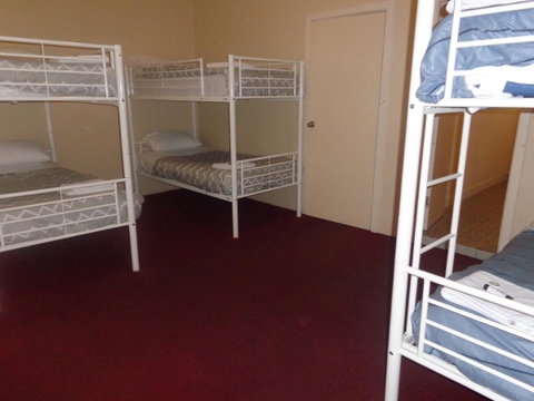 Adelaide Backpackers And Travellers Inn - C Tourism 2