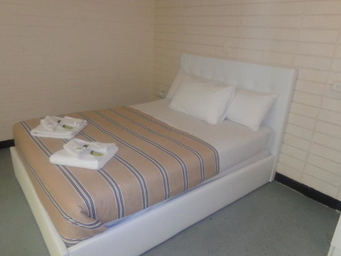Adelaide Backpackers And Travellers Inn - C Tourism 24