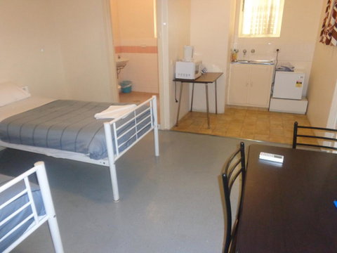 Adelaide Backpackers And Travellers Inn - C Tourism 43