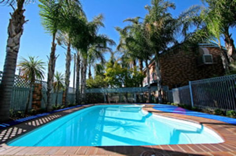 Cattlemans Country Motor Inn & Serviced Apartments - C Tourism 0