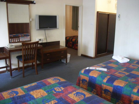 HotelMOTEL Adelaide - C Tourism 6