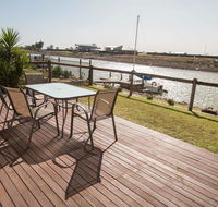 Waterfront on Jefferson at Wellington Marina SA - C Tourism