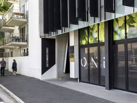 Modern 2 Bedroom+WIFI/Netflix/Parking+Great Views! - C Tourism 33