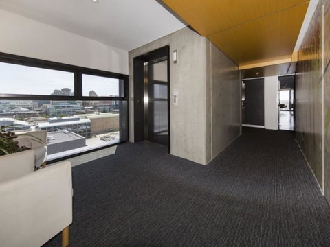 Modern 2 Bedroom+WIFI/Netflix/Parking+Great Views! - C Tourism 35
